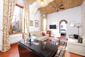 Trastevere Charming Retreat on Cobblestone Street
